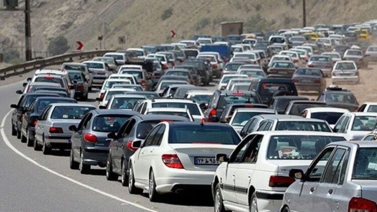 اختلال در مسیر ارتباطی کرمان و هرمزگان؛ تردد خودروهای سنگین متوقف شد