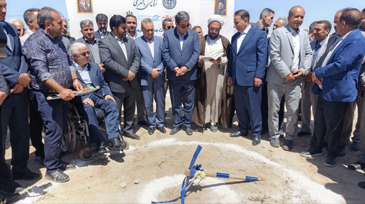 کلنگ مدرسه «کیمیای دانش» در بردسیر به زمین خورد